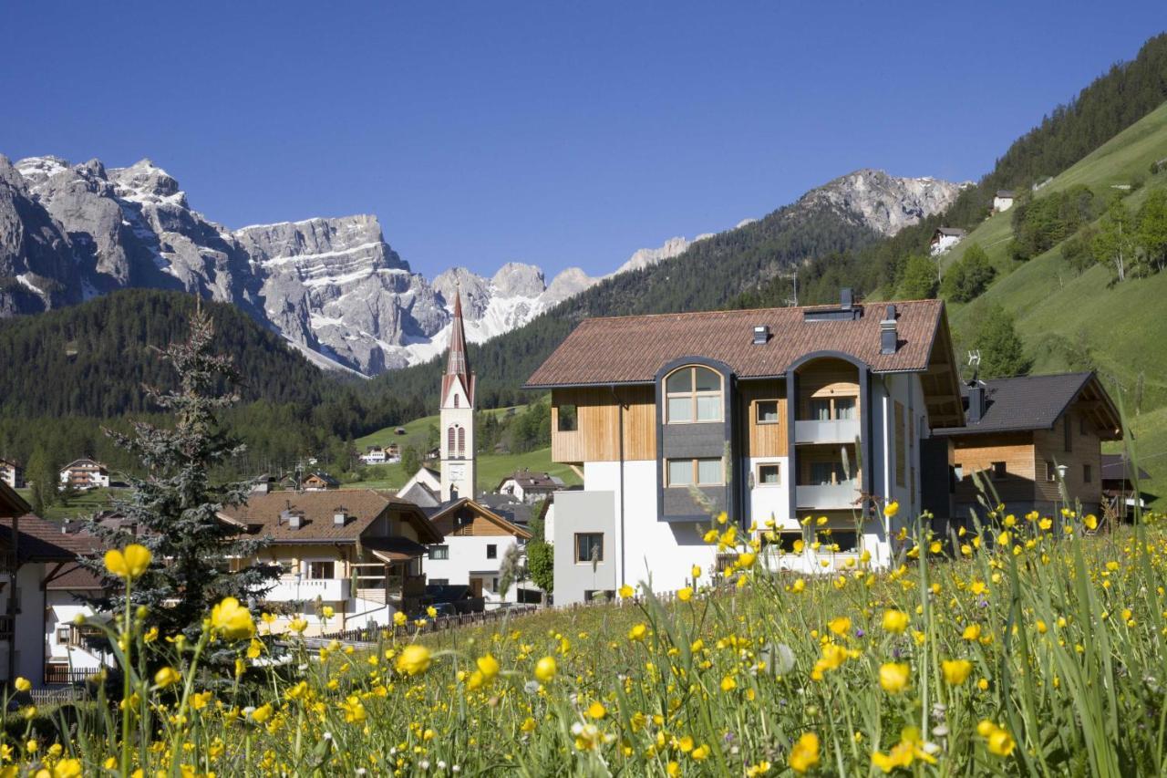 Berghotel Sanvi San Martino in Badia Esterno foto