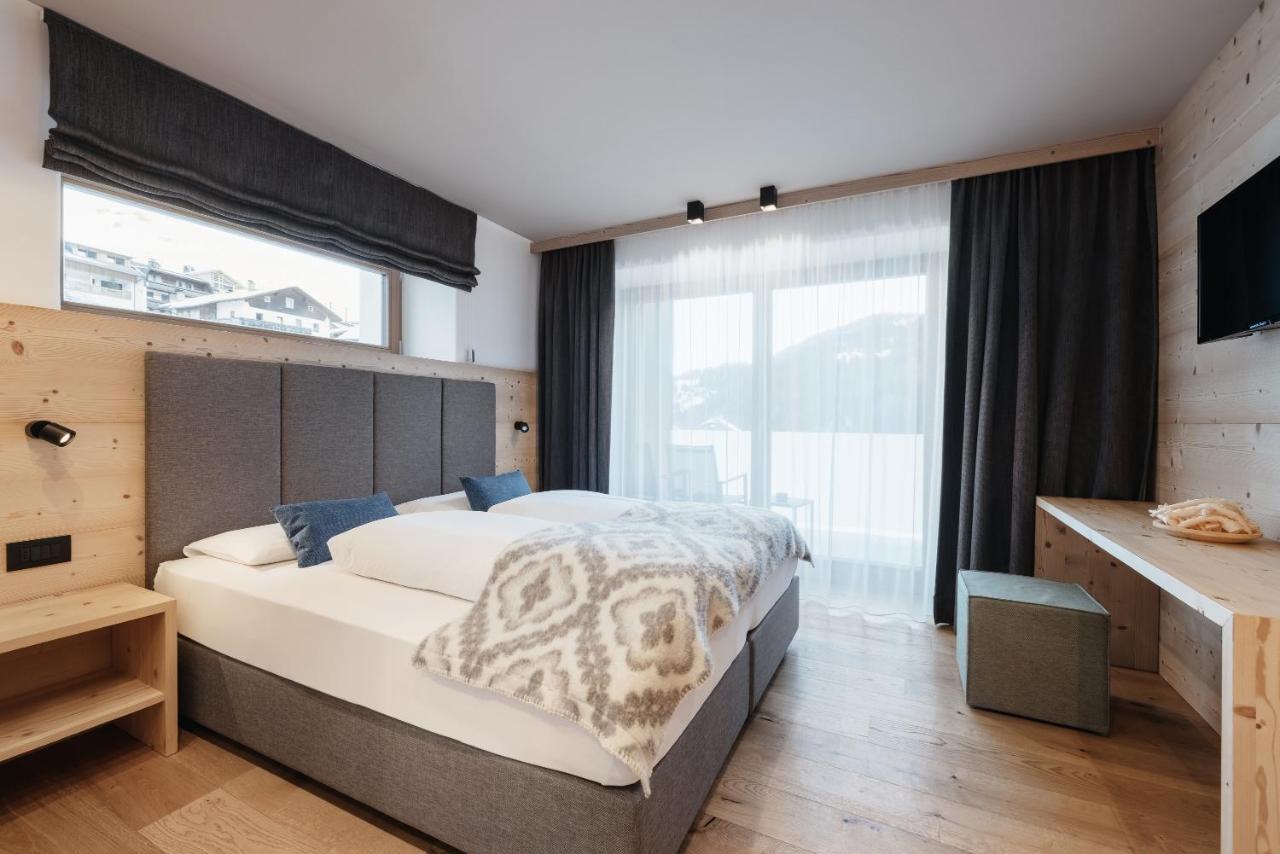 Berghotel Sanvi San Martino in Badia Esterno foto