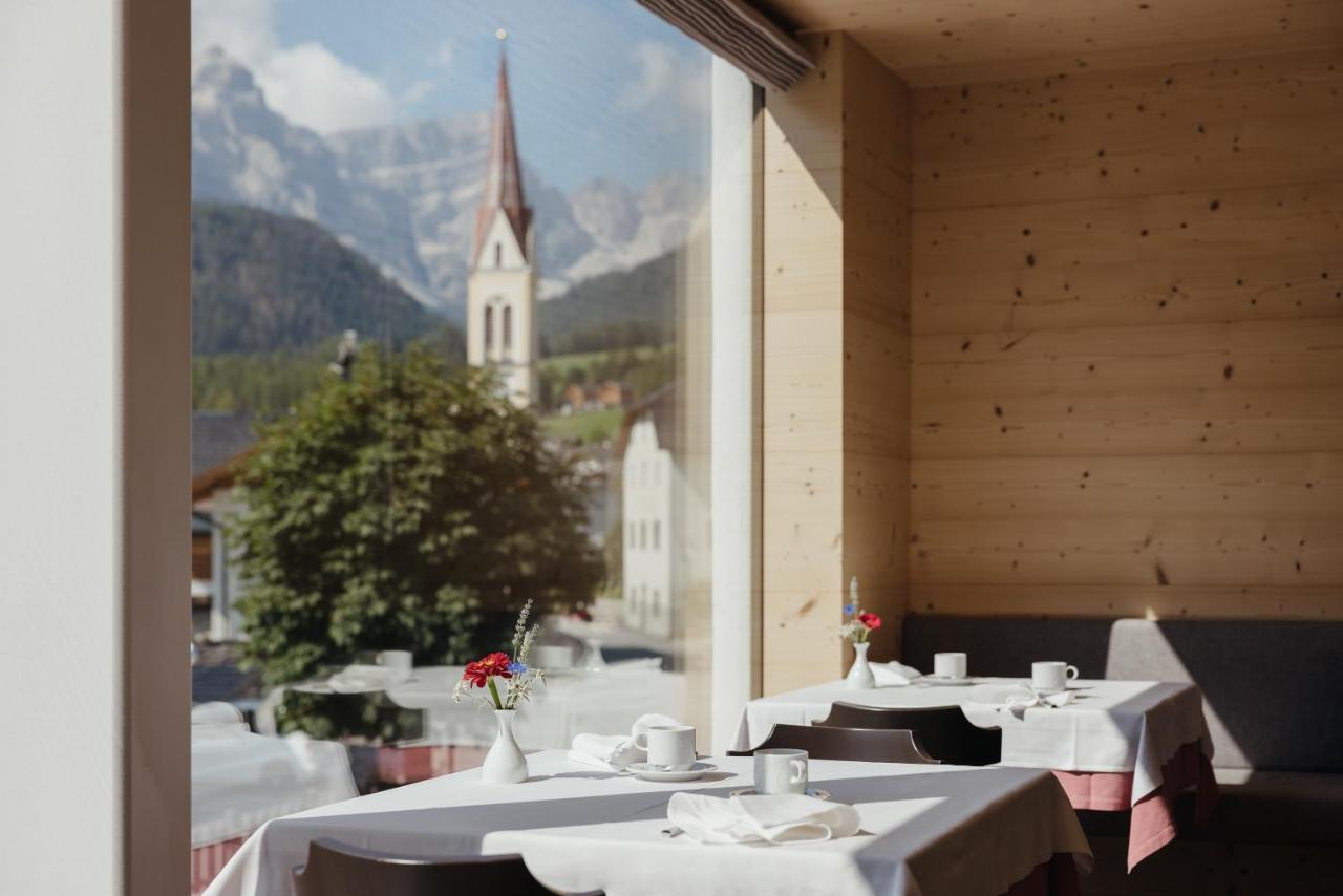 Berghotel Sanvi San Martino in Badia Esterno foto