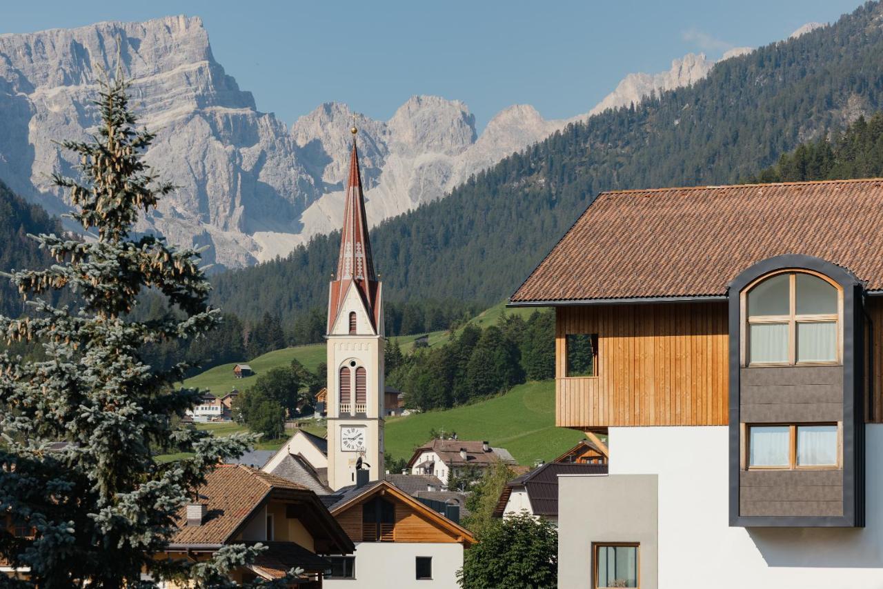 Berghotel Sanvi San Martino in Badia Esterno foto