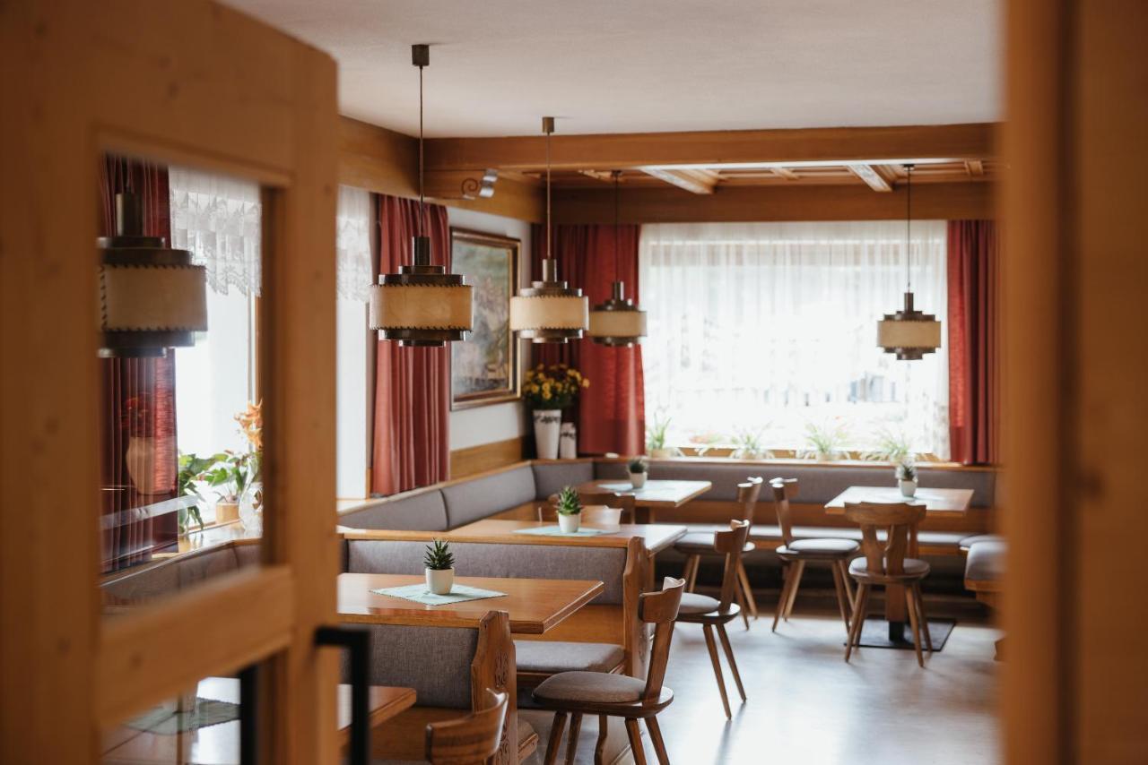 Berghotel Sanvi San Martino in Badia Esterno foto