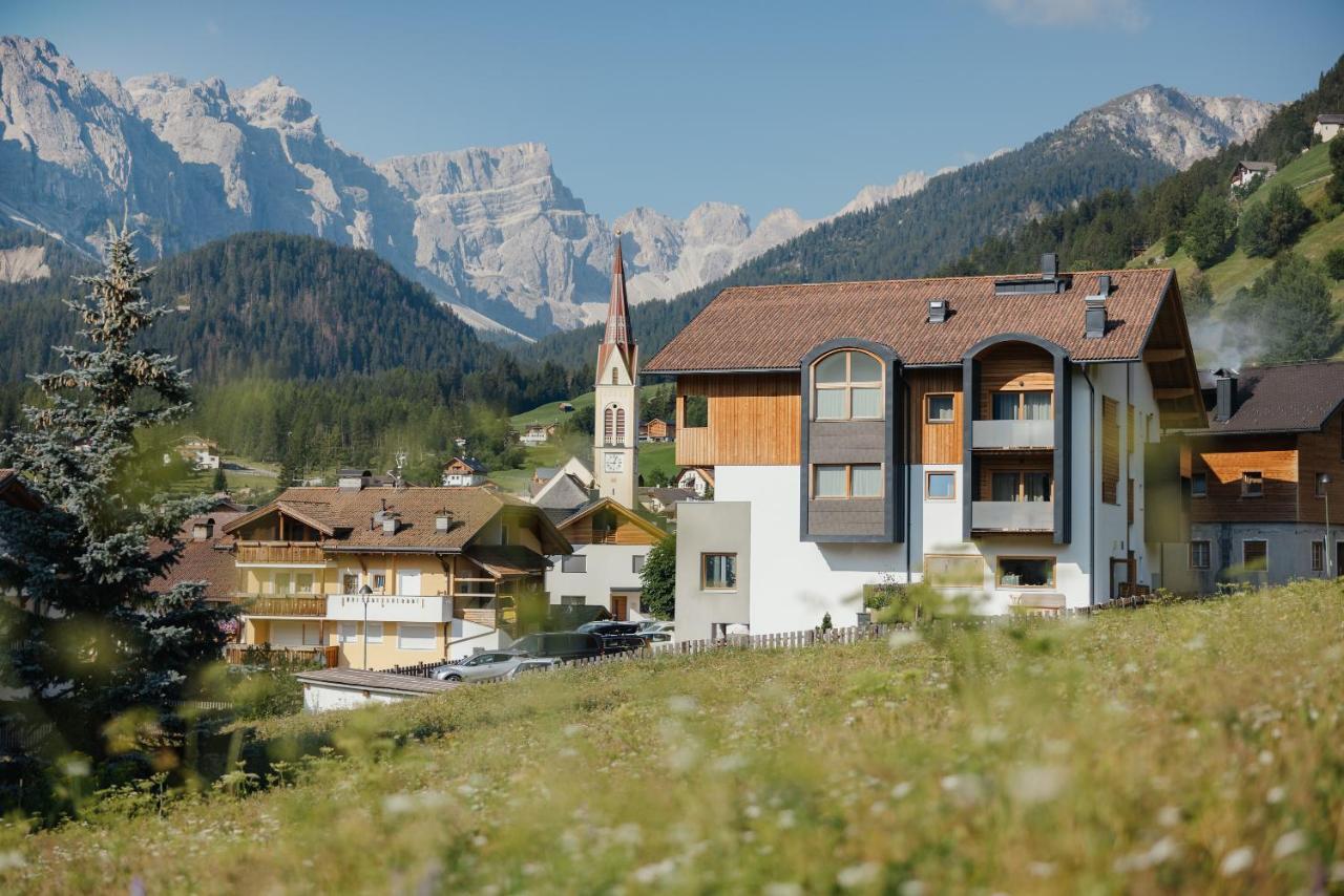 Berghotel Sanvi San Martino in Badia Esterno foto