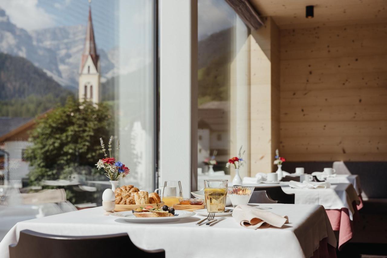 Berghotel Sanvi San Martino in Badia Esterno foto