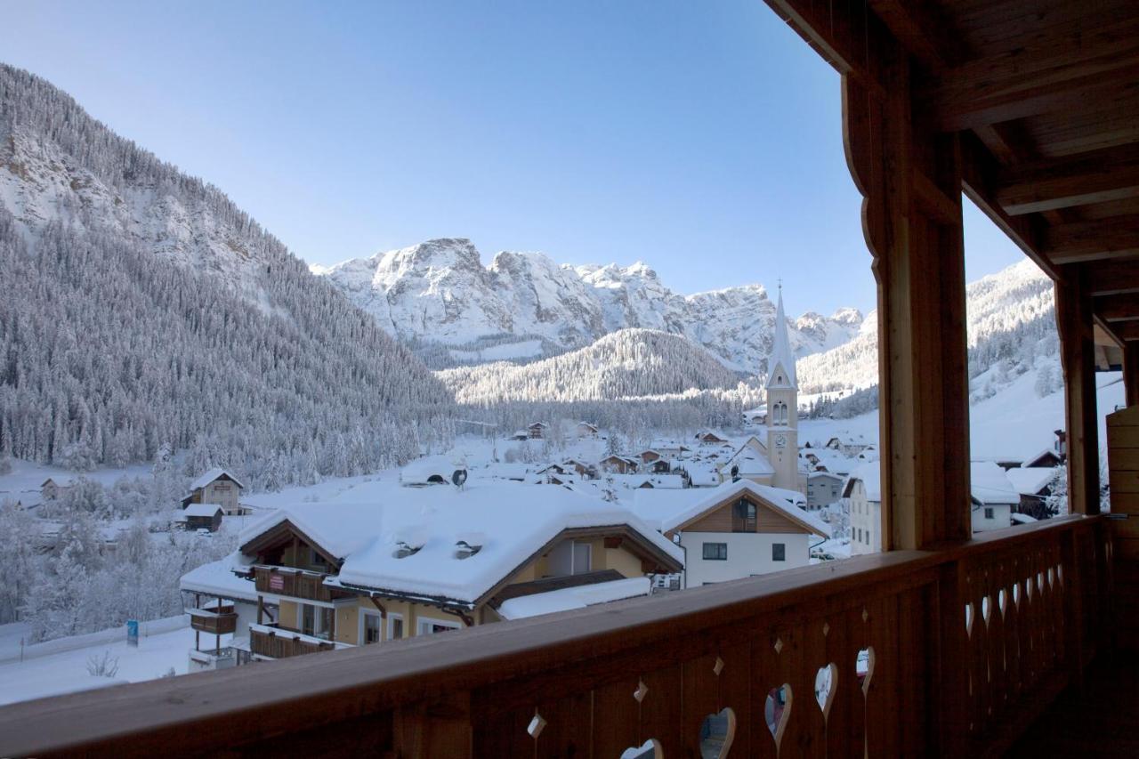 Berghotel Sanvi San Martino in Badia Esterno foto